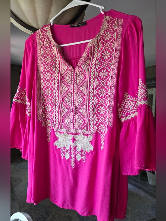 ANDREE BY UNIT Tops - ANDREE BY UNIT Hot Pink Embroidered Boho Tunic